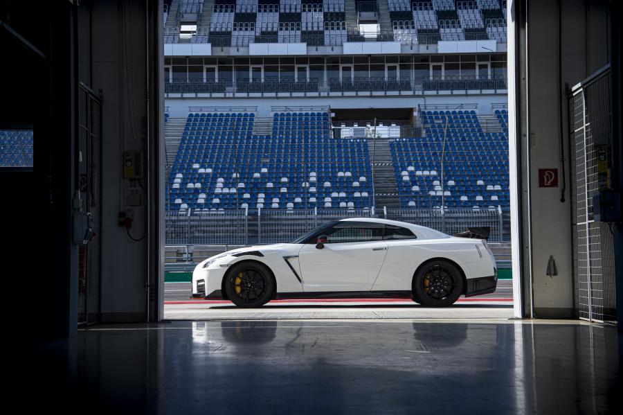  Nissan GT-R Nismo (R35) 2019 года  (WW) (фото 55 из 81)
